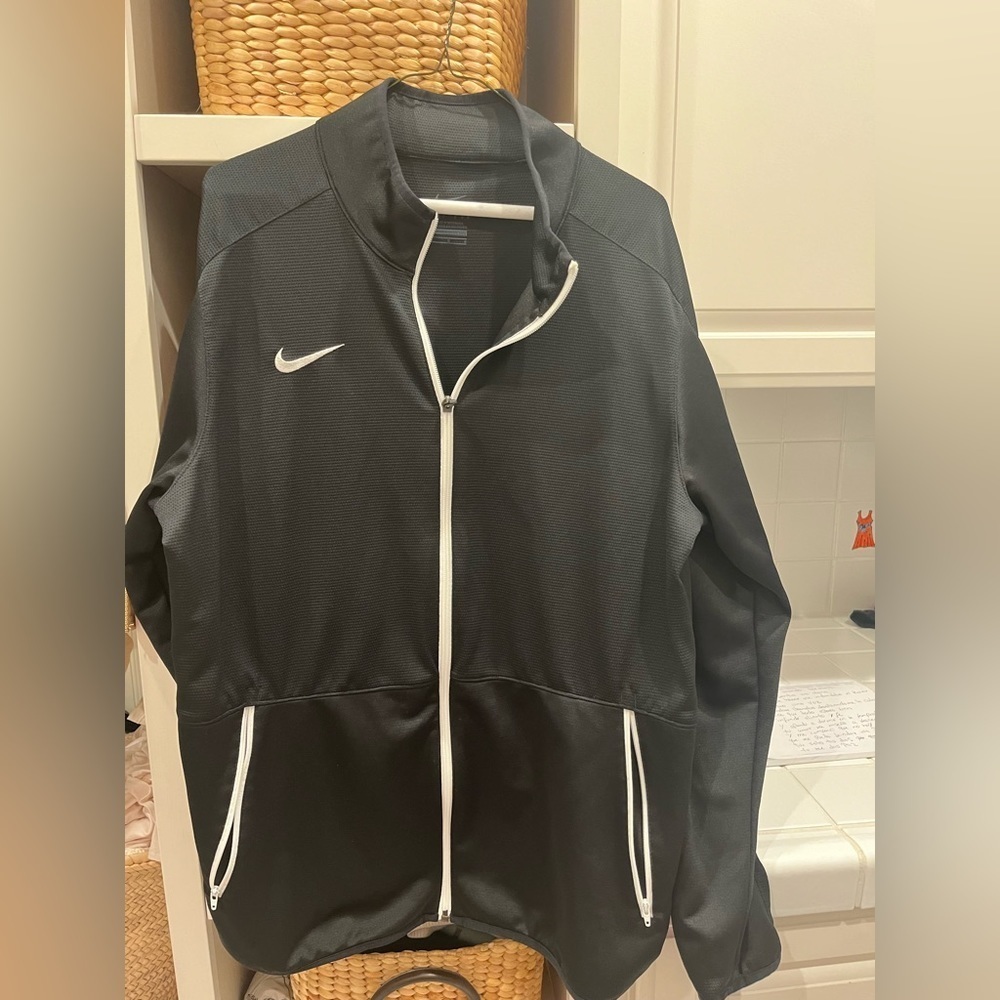 Nike mens breathable jacket size L
